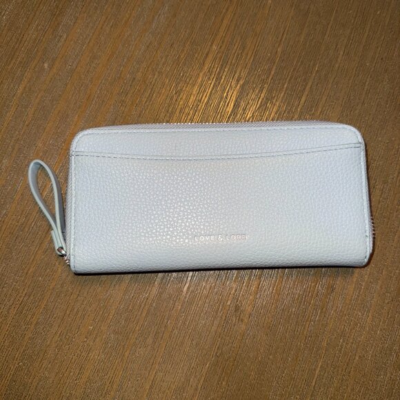 Love & Lore Wallet - Picture 2 of 3